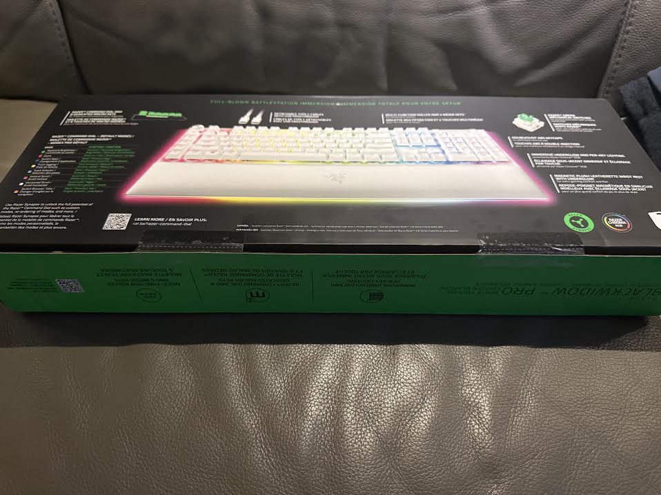 블랙위도우 V4 PRO 화이트 + G304 마우스